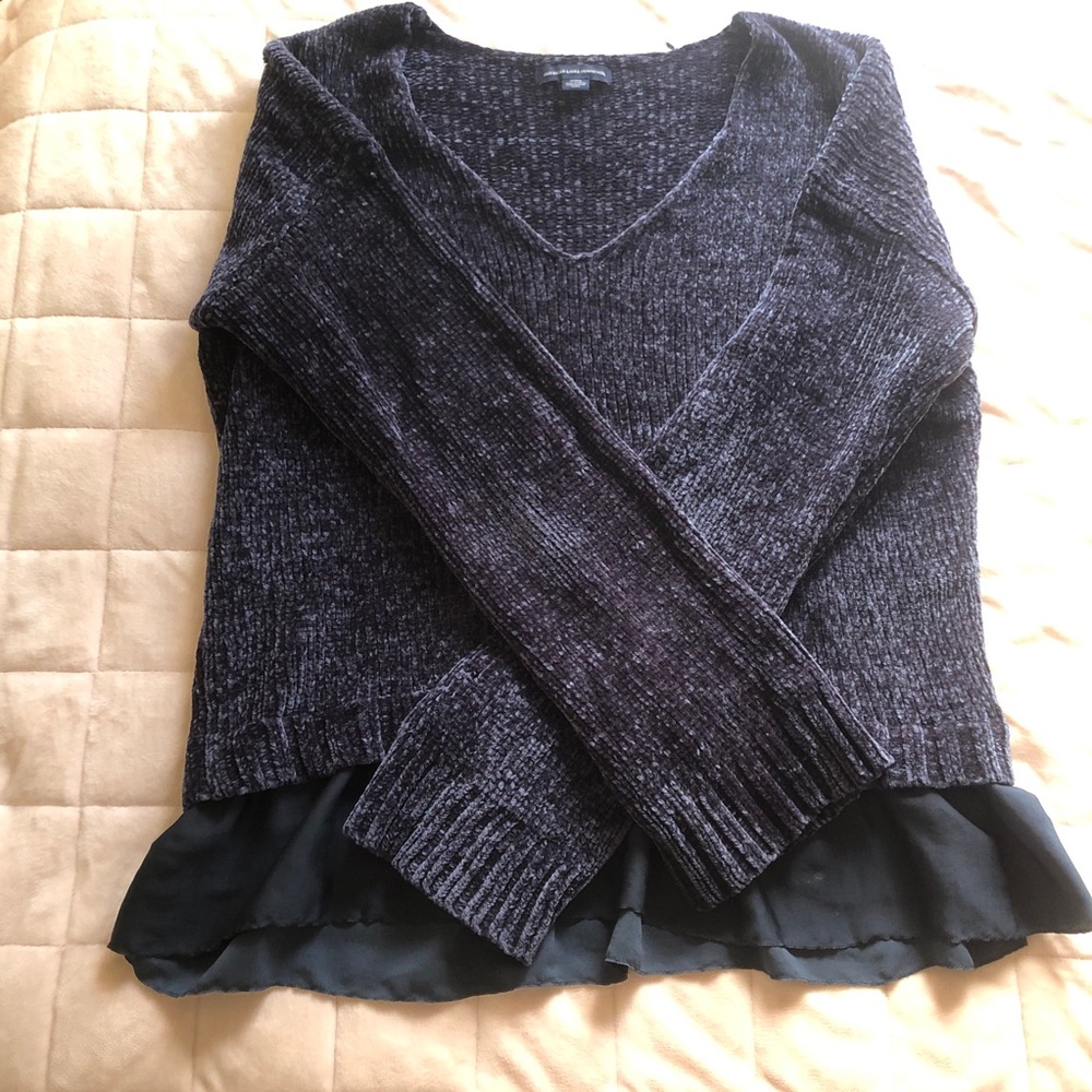 American Eagle Navy Sweater Size M